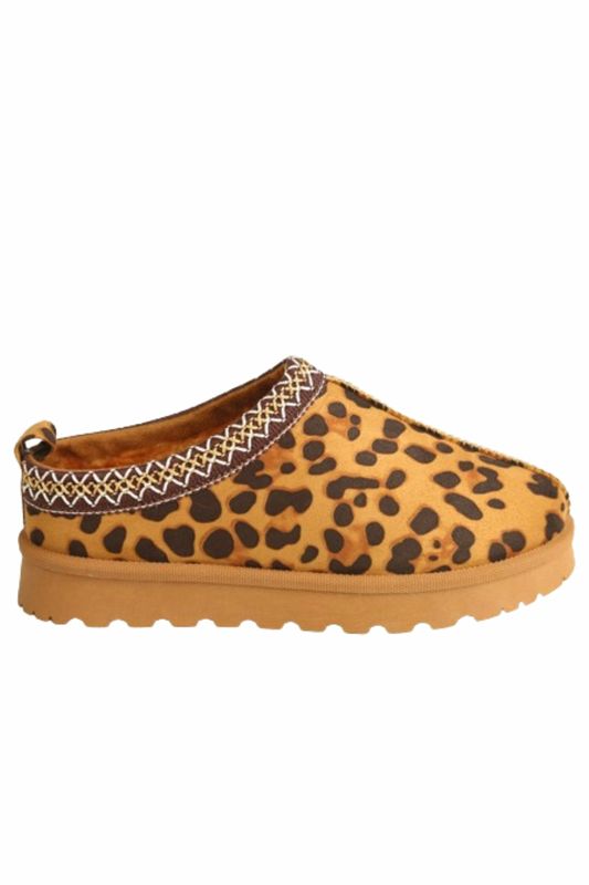 Leopard slippers