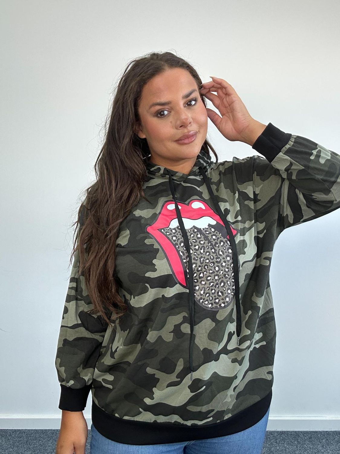 Plus size camo or leopard hoody lip print