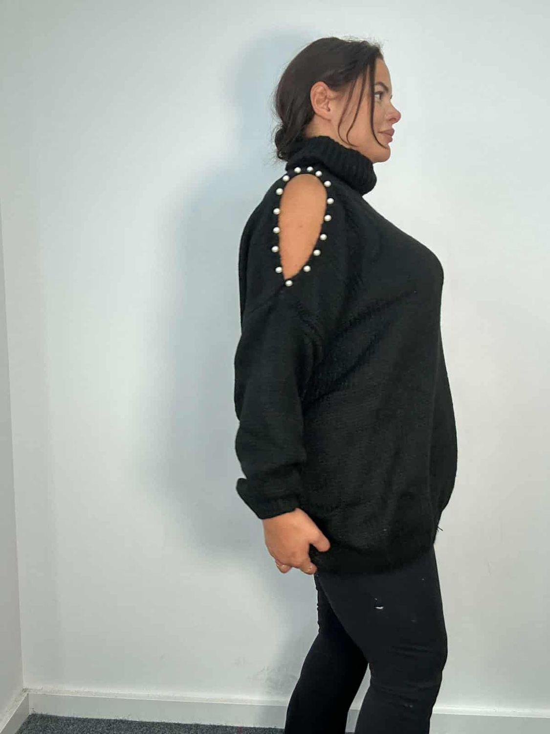 Open shoulder pearl top