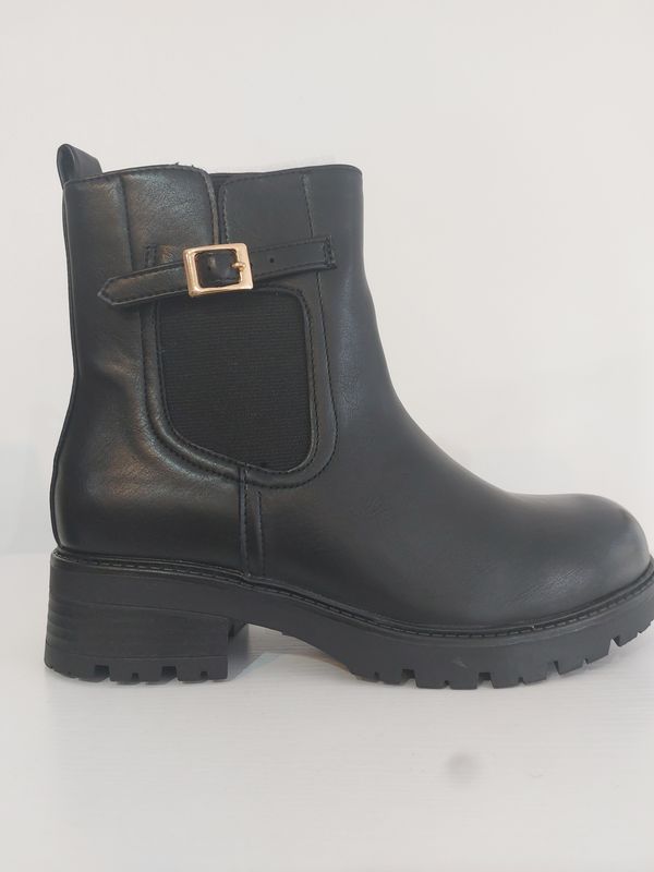 Black buckle boot