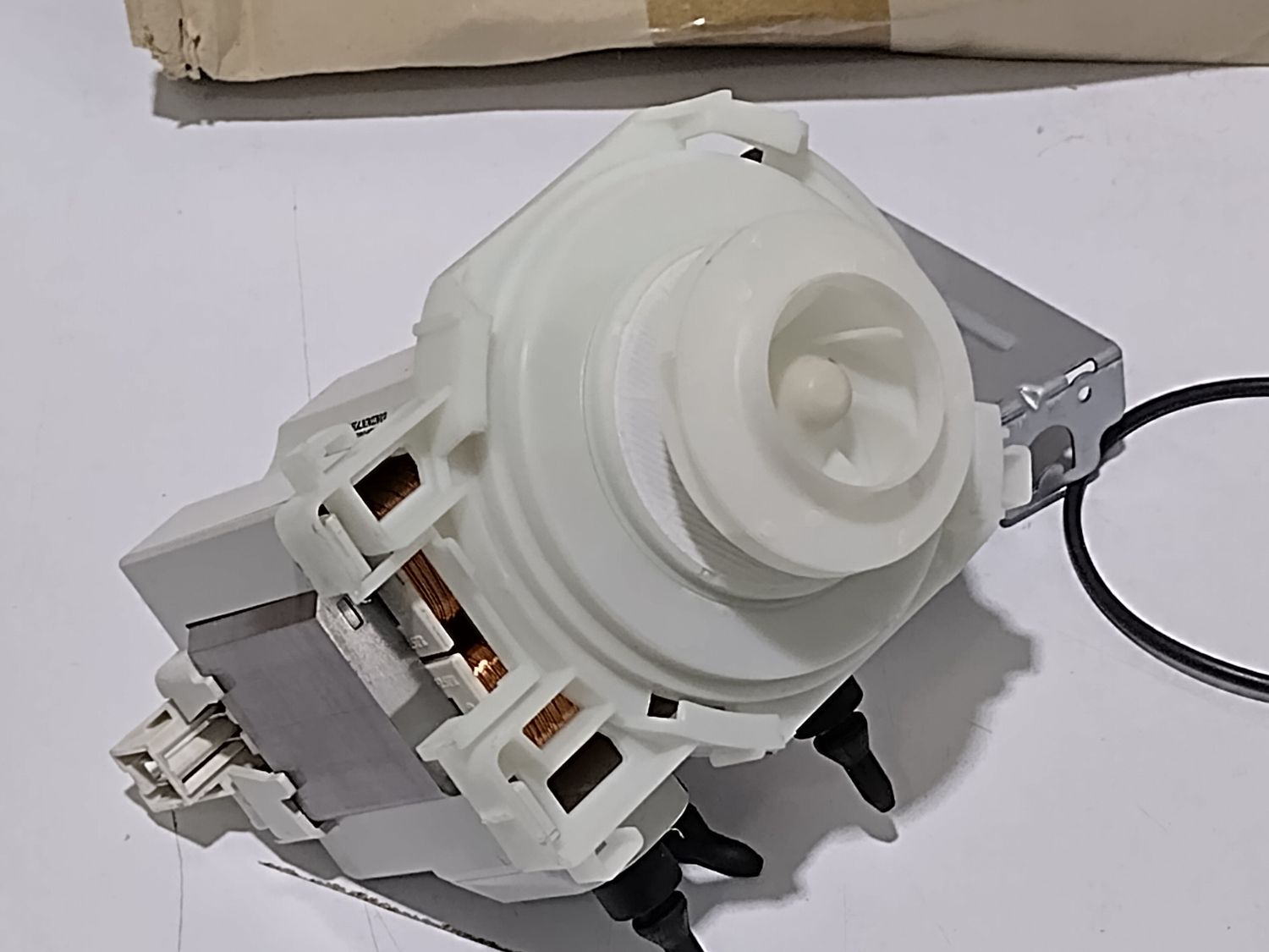 Motore Motopompa Lavastoviglie Whirlpool Ignis CP045