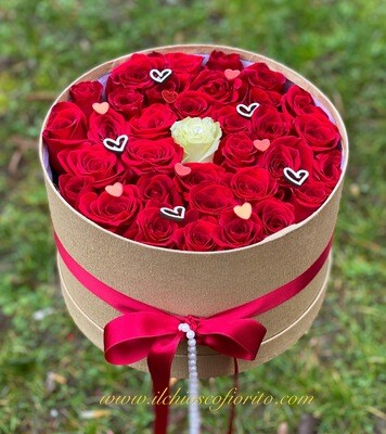 Floral box LOVE 110€