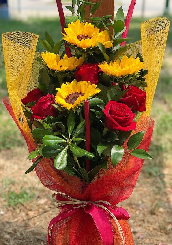 Girasoli e rose rosse da 37€ a 90€