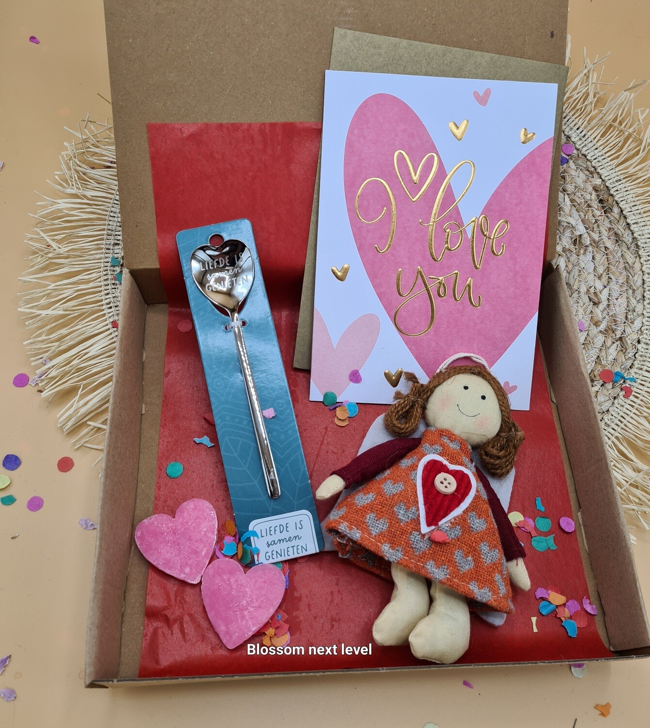 liefde is samen genieten  brievenbus cadeau