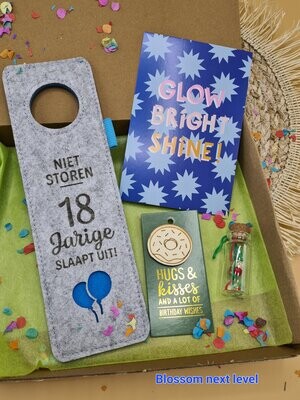 Happy 18  birthday  brievenbus cadeau