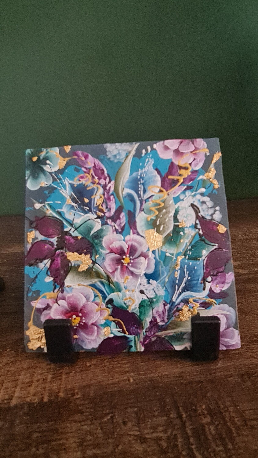bloementegel, handgeschilderd op standaard