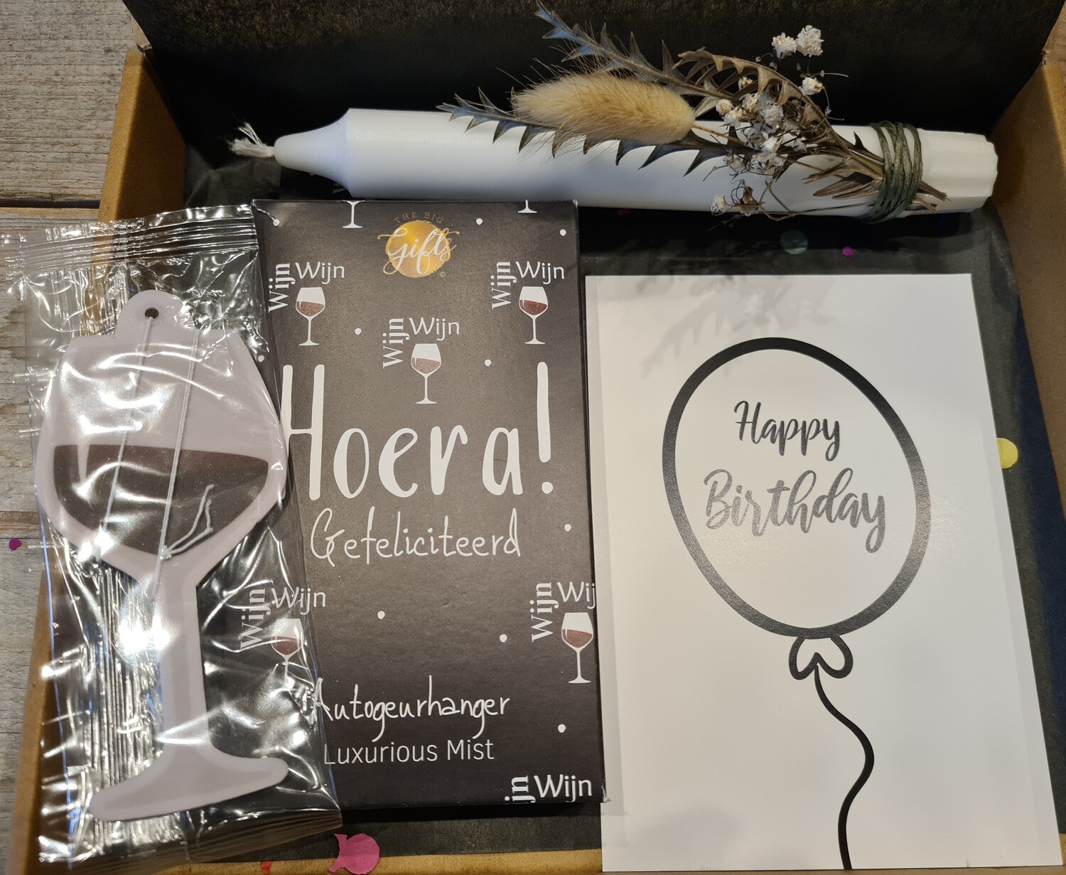 hoera happy birthday  brievenbus cadeau