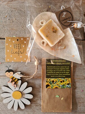 Flower bee and amber  brievenbus cadeau