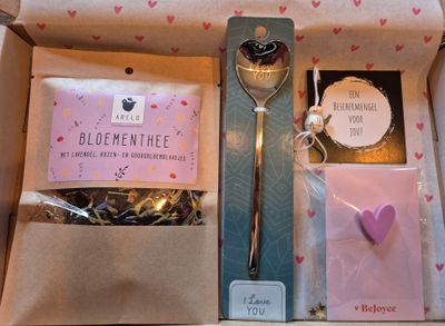 brievenbus cadeau bloemen thee