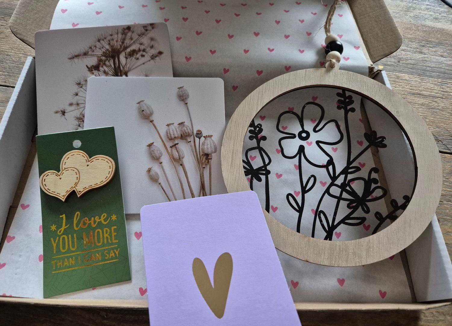 Houten bloemen hanger  brievenbus cadeau