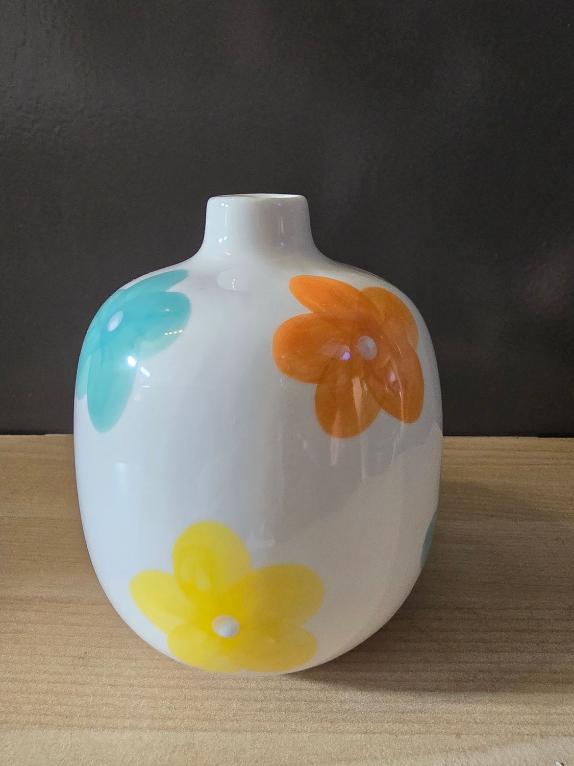 mooie vaas met bonte bloemen