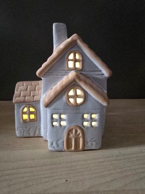 Huisje met verlichting