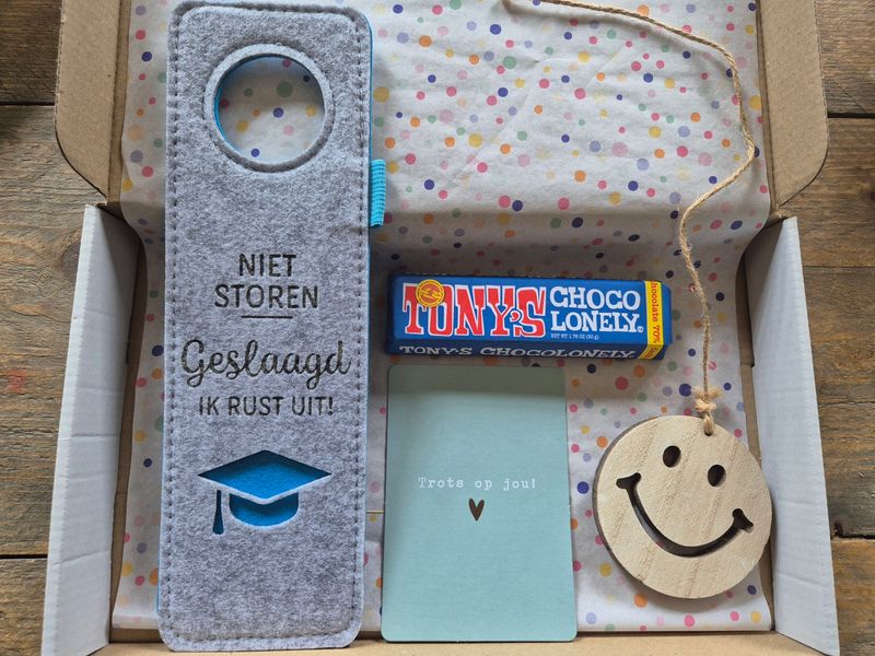 Geslaagd, !!! hip hip hooray  brievenbus cadeau