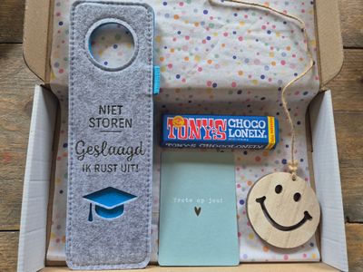 Geslaagd, !!! hip hip hooray  brievenbus cadeau