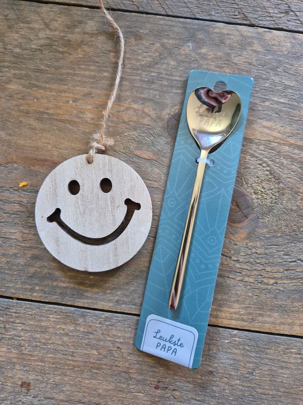 Lepel speciaal  voor papa met tekst en een grote smiley hanger