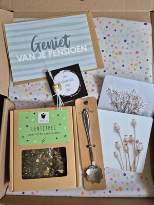 Geniet van je pensioen  brievenbus cadeau