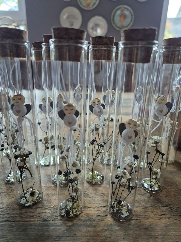 Beschermengel in glazen buisje