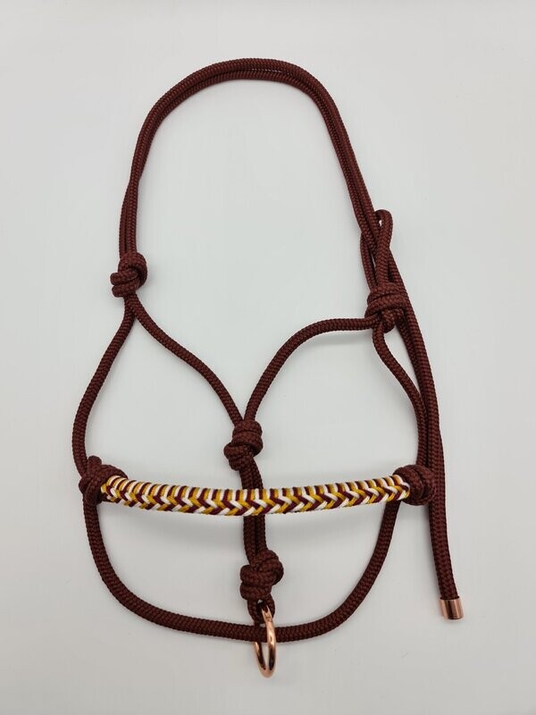 Knotenhalfter mit Verzierung