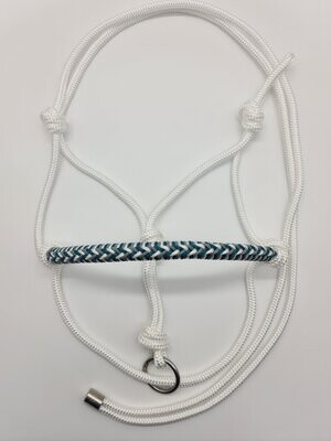 Knotenhalfter mit Verzierung