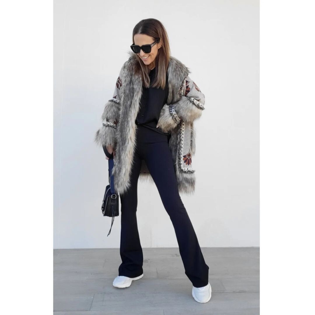 Outfit entero
Conjunto básico con abrigo