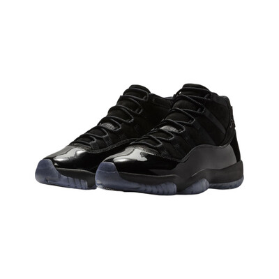 AIR JORDAN 11 CAP &amp; GOWN