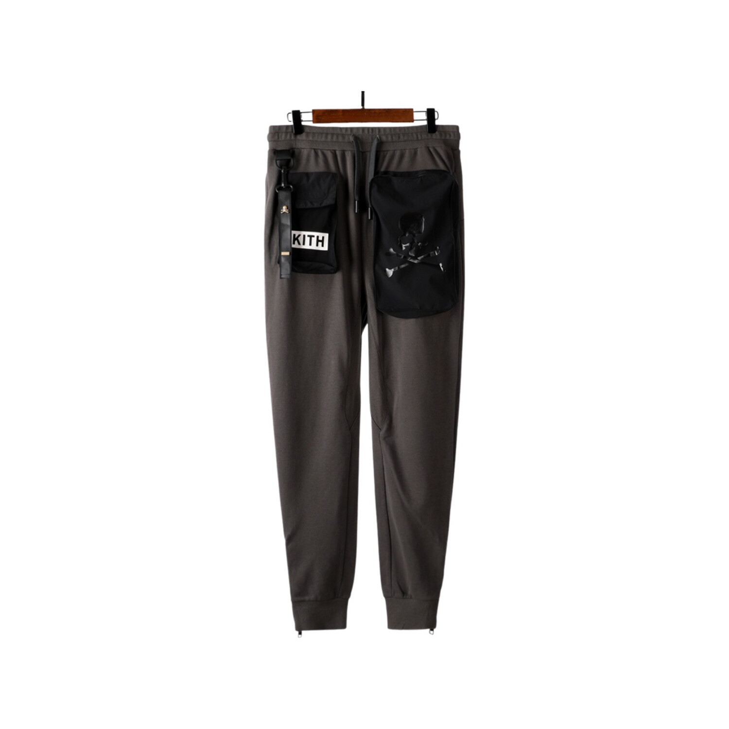 Kith x Mastermind Calça Castanha