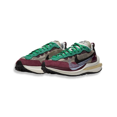Nike x sacai VaporWaffle String &amp; Black-Villain Red