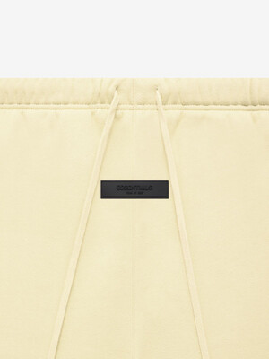 FEAR OF GOD ESSENTIALS          Sweatshorts Canary