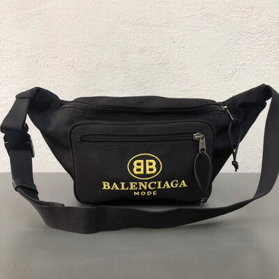BALENCIAGA EXPLORER BELTPACK BB LOGO
BLACK