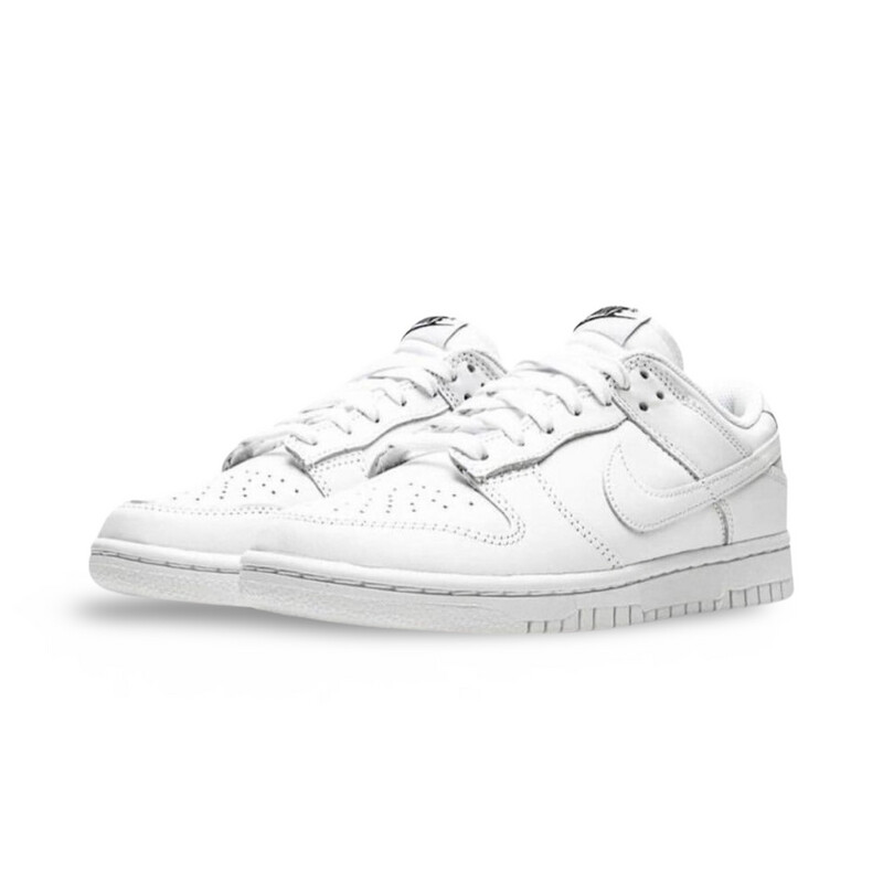 NIKE DUNK LOW &quot;TRIPLE WHITE&quot;