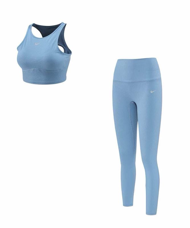 Nike Go Women's Firm-Support Mid-Rise 7/8 Leggings &amp; Top