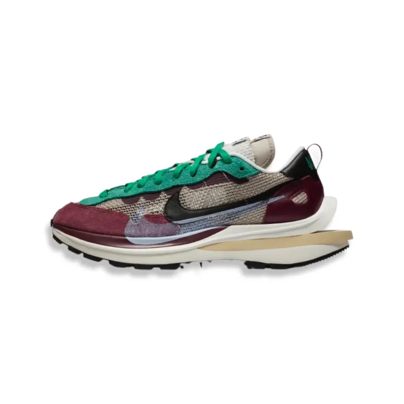 Nike x sacai VaporWaffle String &amp; Black-Villain Red