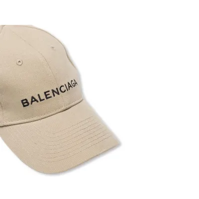 BALENCIAGA LOGO EMBROIDERED BASEBALL CAP Beige