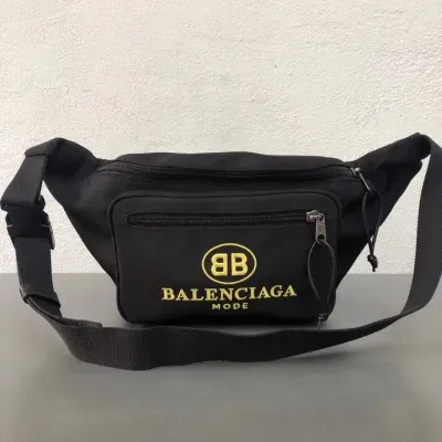 BALENCIAGA EXPLORER BELTPACK BB LOGO BLACK