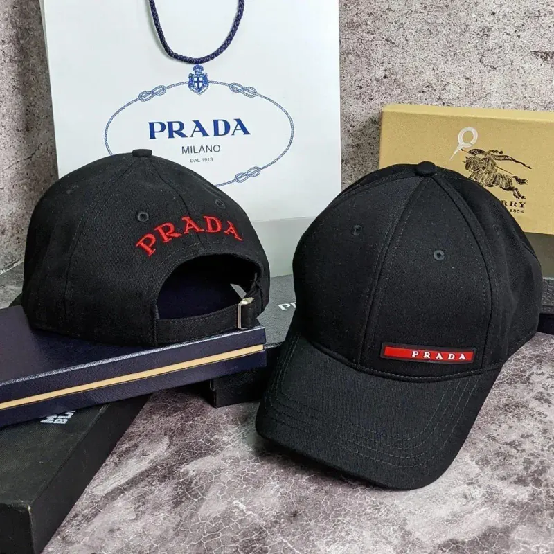 Prada furar boné de beisebol preto