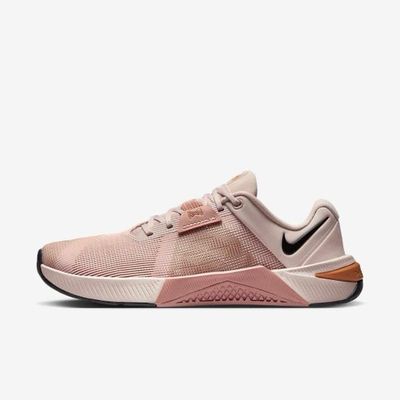 Nike Metcon 10 cor Particle Pink/Black/Silt Red Women