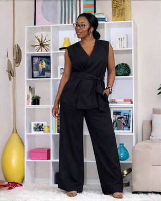 Fato Feminino Colete V + Calça Pantalona Preto