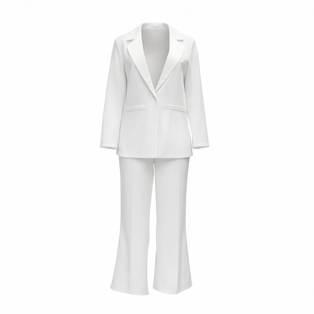 Fato Feminino Branco Elegante com Corte Alfaiataria | Angola