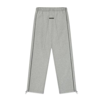 Fear of God Essentials Relaxed Fleece sweatpants na cor Cinza. Fear of God Essentials Relaxed Fleece sweatpants na cor Cinza.