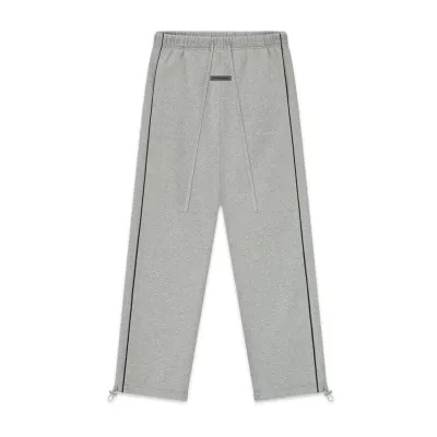 Fear of God Essentials Relaxed Fleece sweatpants na cor Cinza.