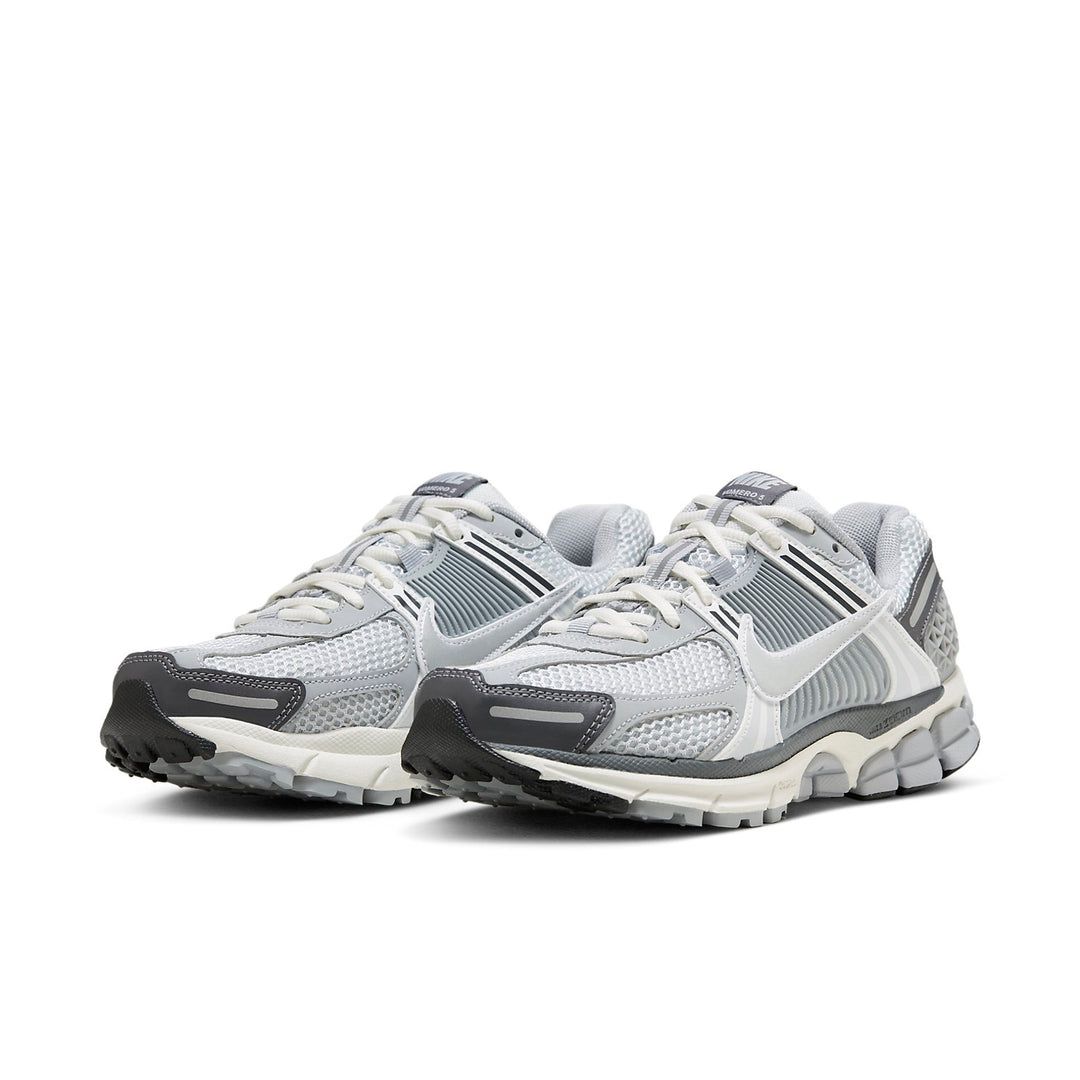 Nike Zoom Vomero 5 Summit White Smoke Grey Metallic Silver em Luanda Angola