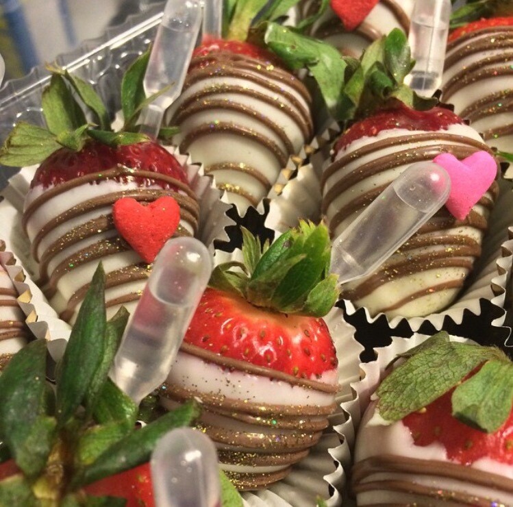 Chocolate Covered Strawberries (Per Dozen)