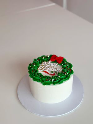 Wreath Holiday Cake