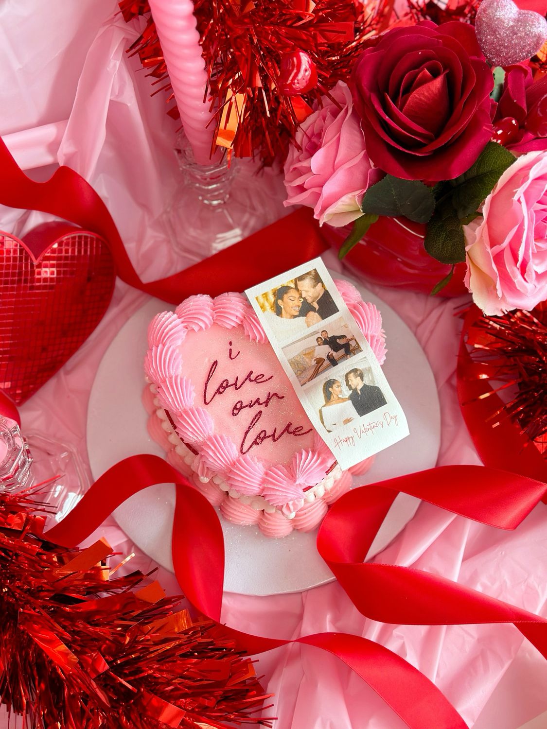 Valentine&#39;s Day Vintage Heart Cake