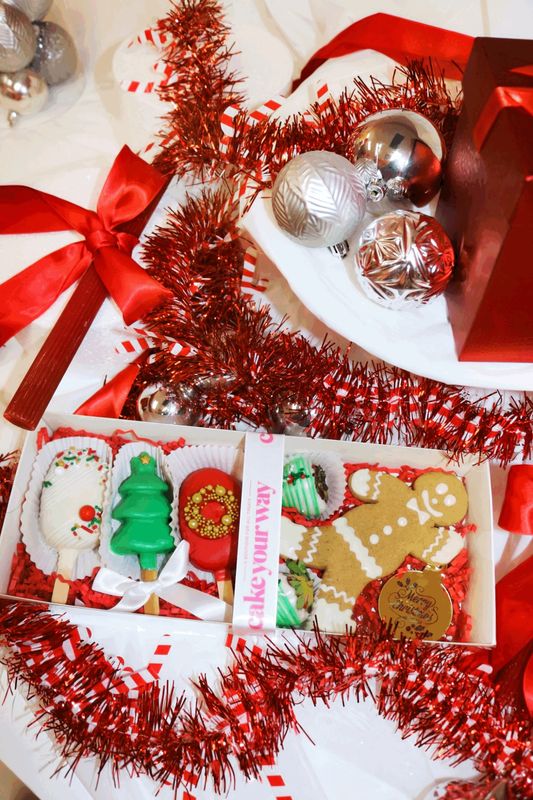 Cakegram Sweet Treat Holiday Gift Box