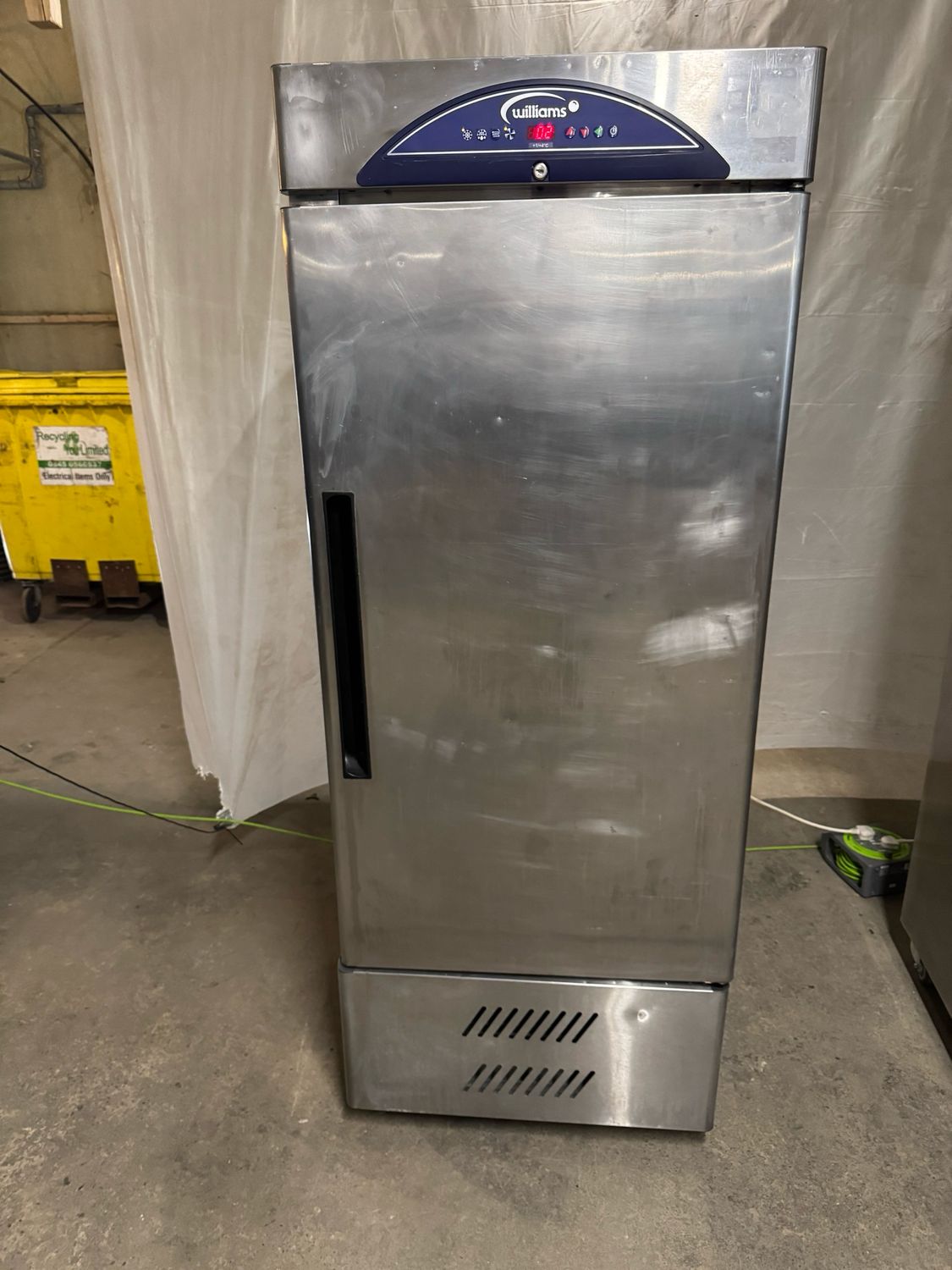 Williams Fridge HZ16-WB Williams Fridge HZ16-WB