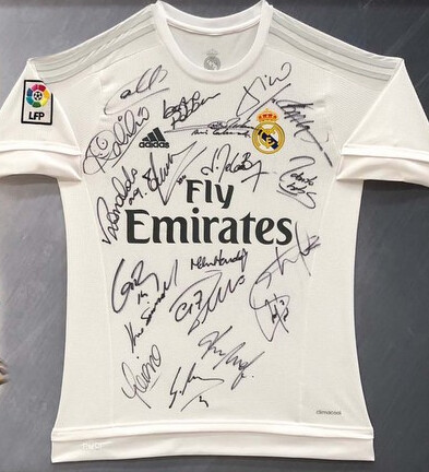 Real Madrid Maglia Autografata Leggende Jersey Maglia Legend Autografata dai migliori giocatori Real Madrid Signed Autographs DOPPIO CERTIFICATO COA DI AUTENTICITA' DOUBLE COA CERTIFICATE