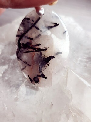 quartz inclusion tourmaline et hématoide N°1
