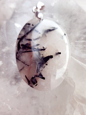 quartz inclusion tourmaline et hématoide N°1