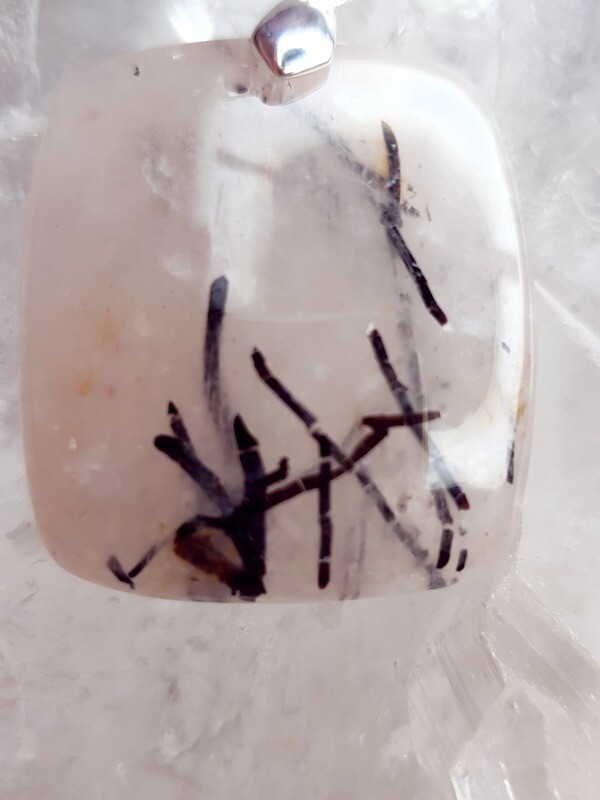 quartz inclusion tourmaline et hématoide N°3